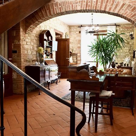 Bed and Breakfast Residenza Le Logge Gubbio Zewnętrze zdjęcie